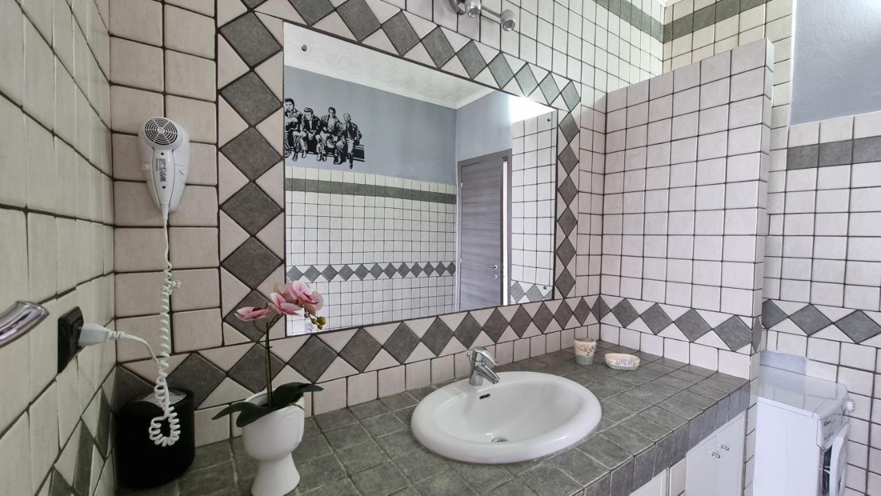 Hollywood Apartment Capoliveri  Exterior photo